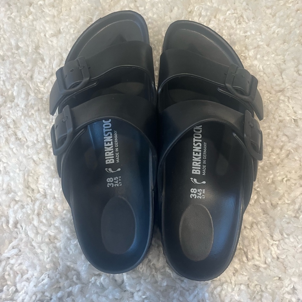 Arizona Essentials black Birkenstocks
